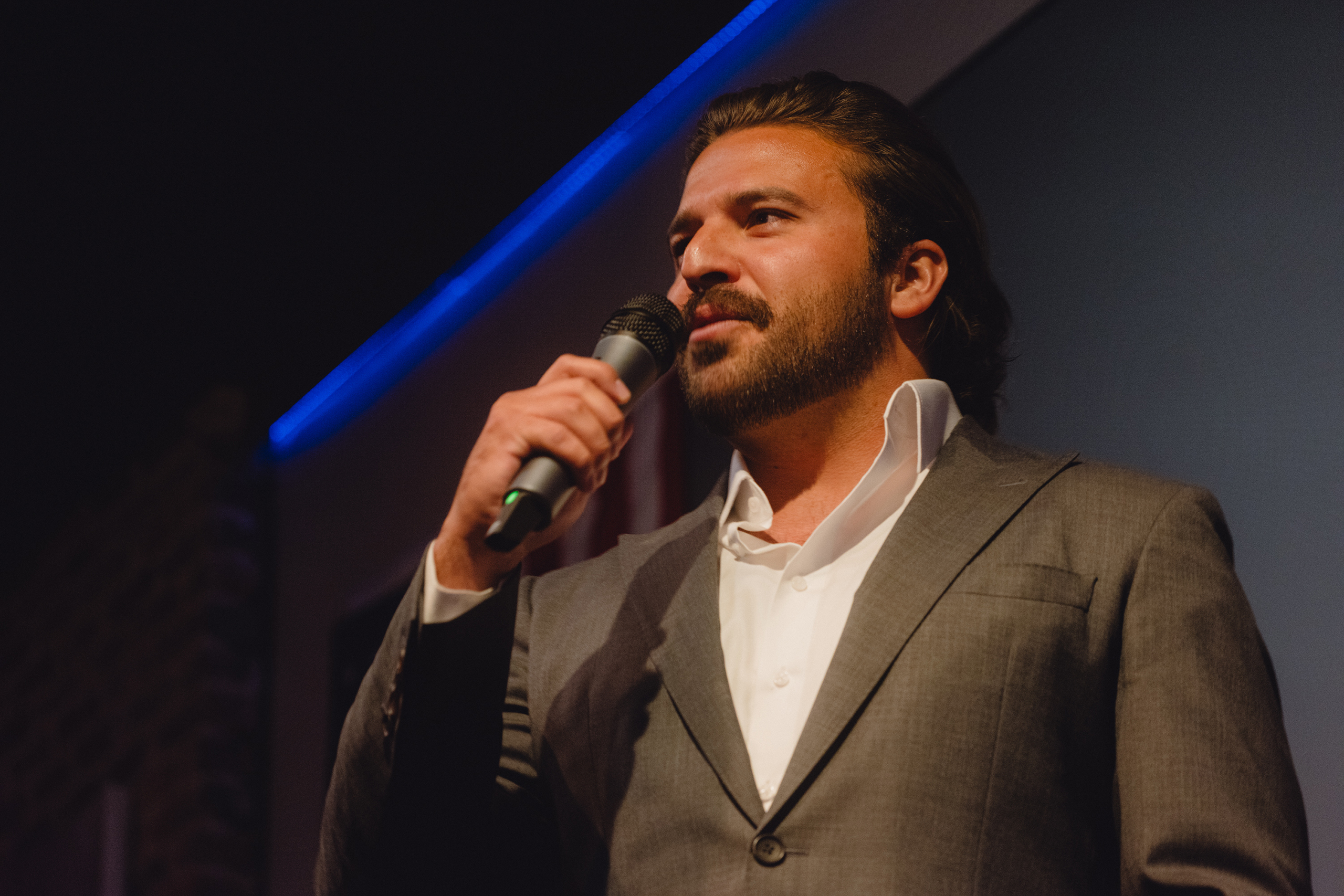 Herrera sammelt 1 Million Dollar im Vorwahlkampf gegen Gonzales